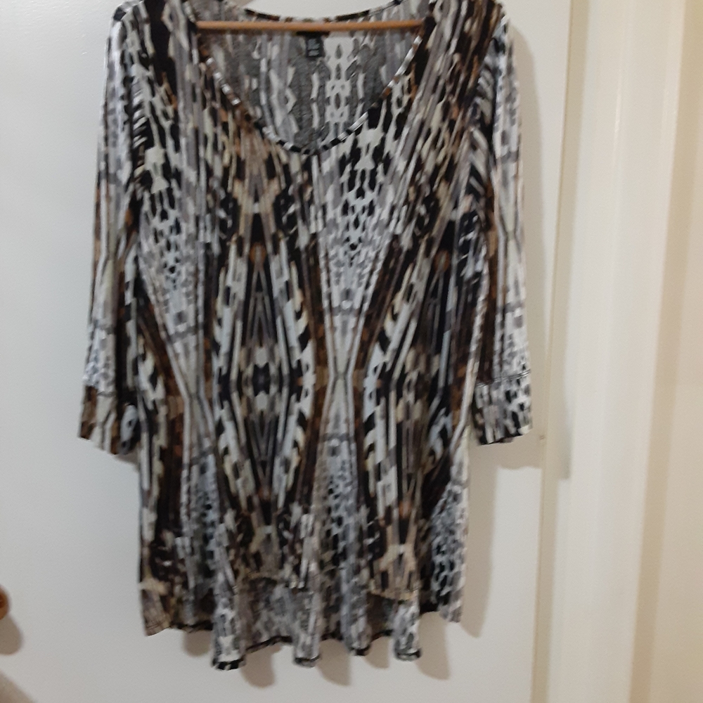 Willi Smith Women's Multicolor V Neck Hi Lo Hem Top 2X